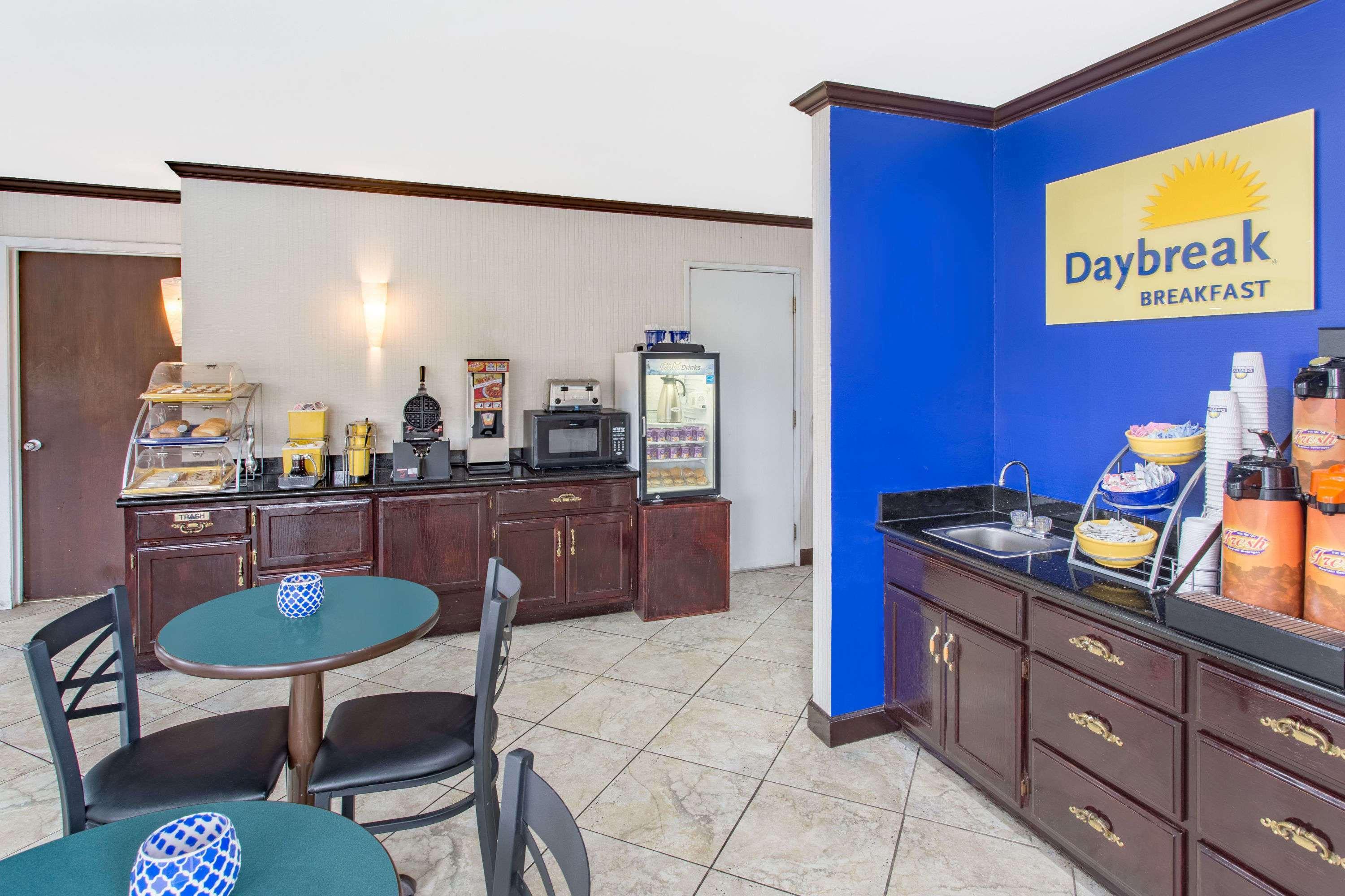 Quality Inn & Suites Monticello エクステリア 写真