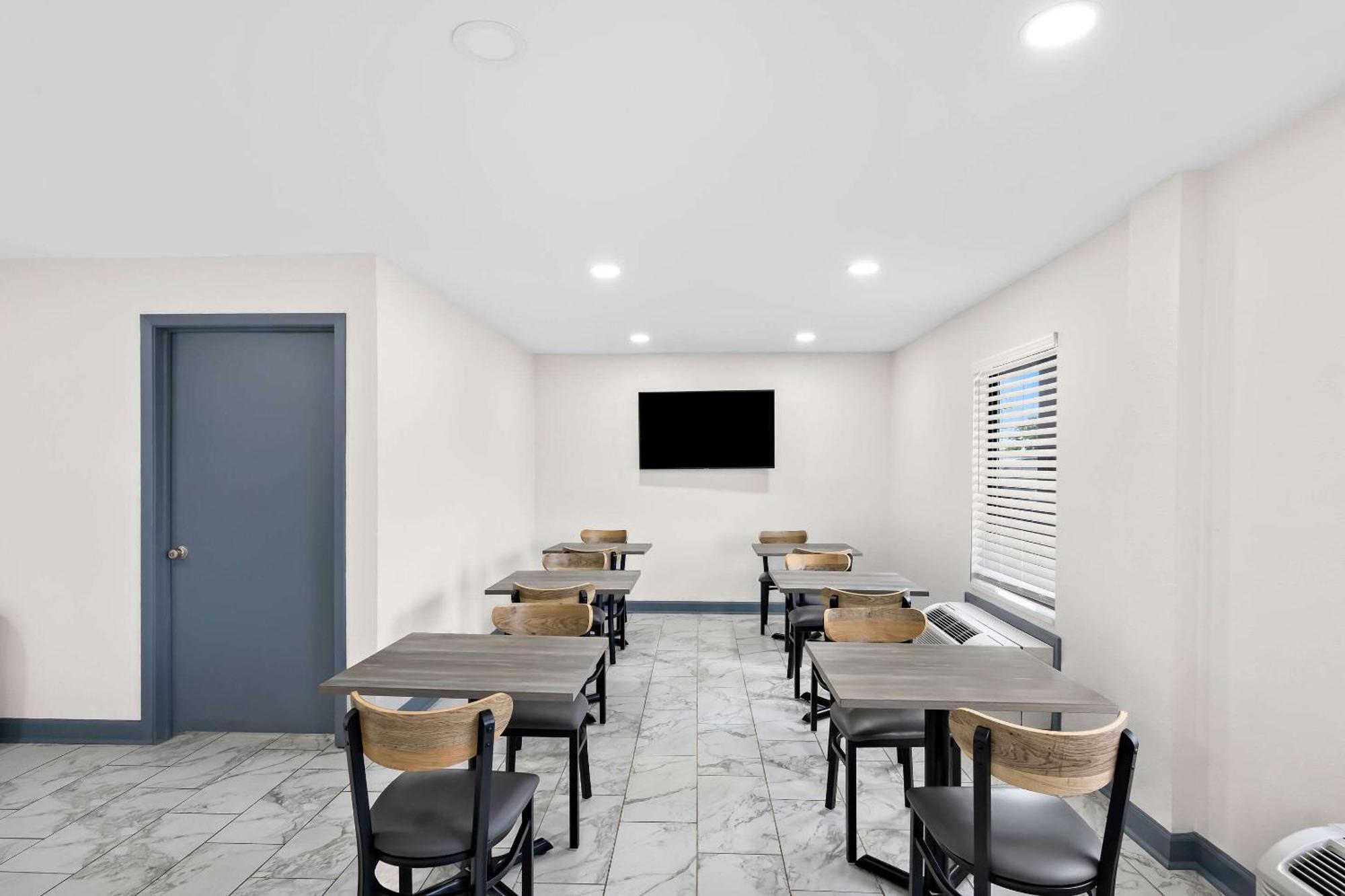 Quality Inn & Suites Monticello エクステリア 写真