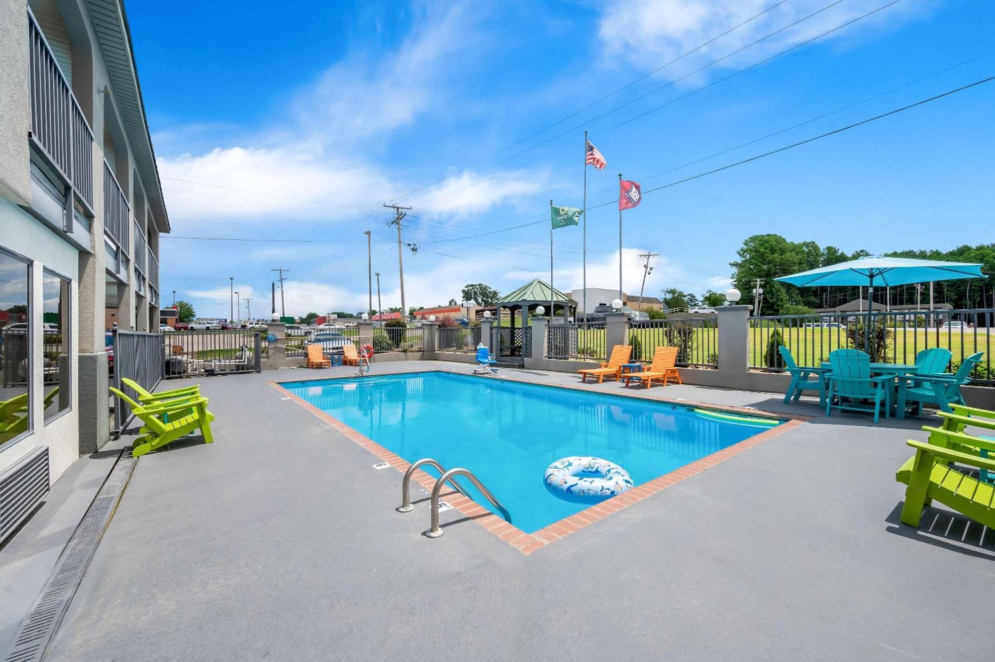 Quality Inn & Suites Monticello エクステリア 写真