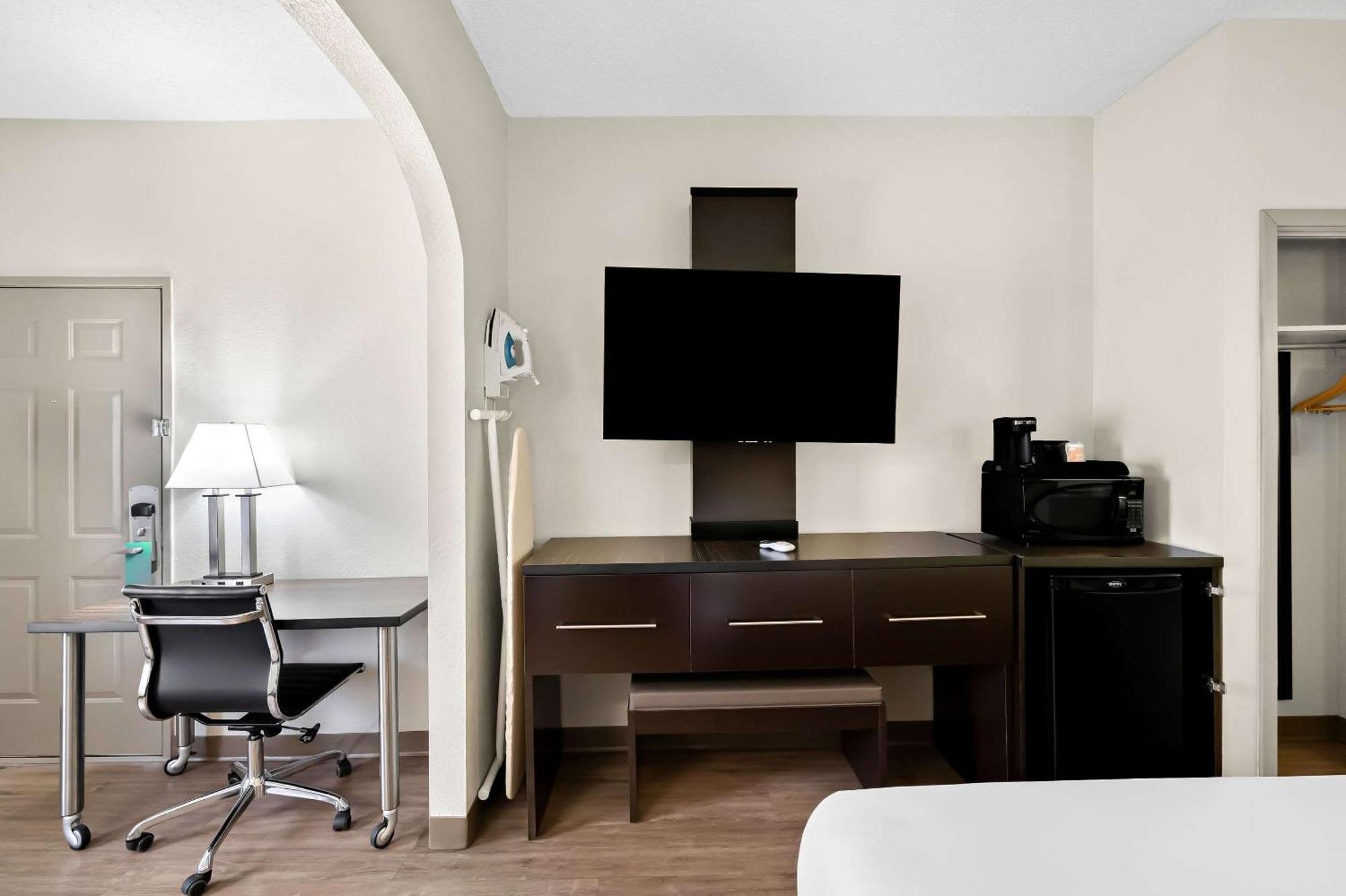 Quality Inn & Suites Monticello エクステリア 写真