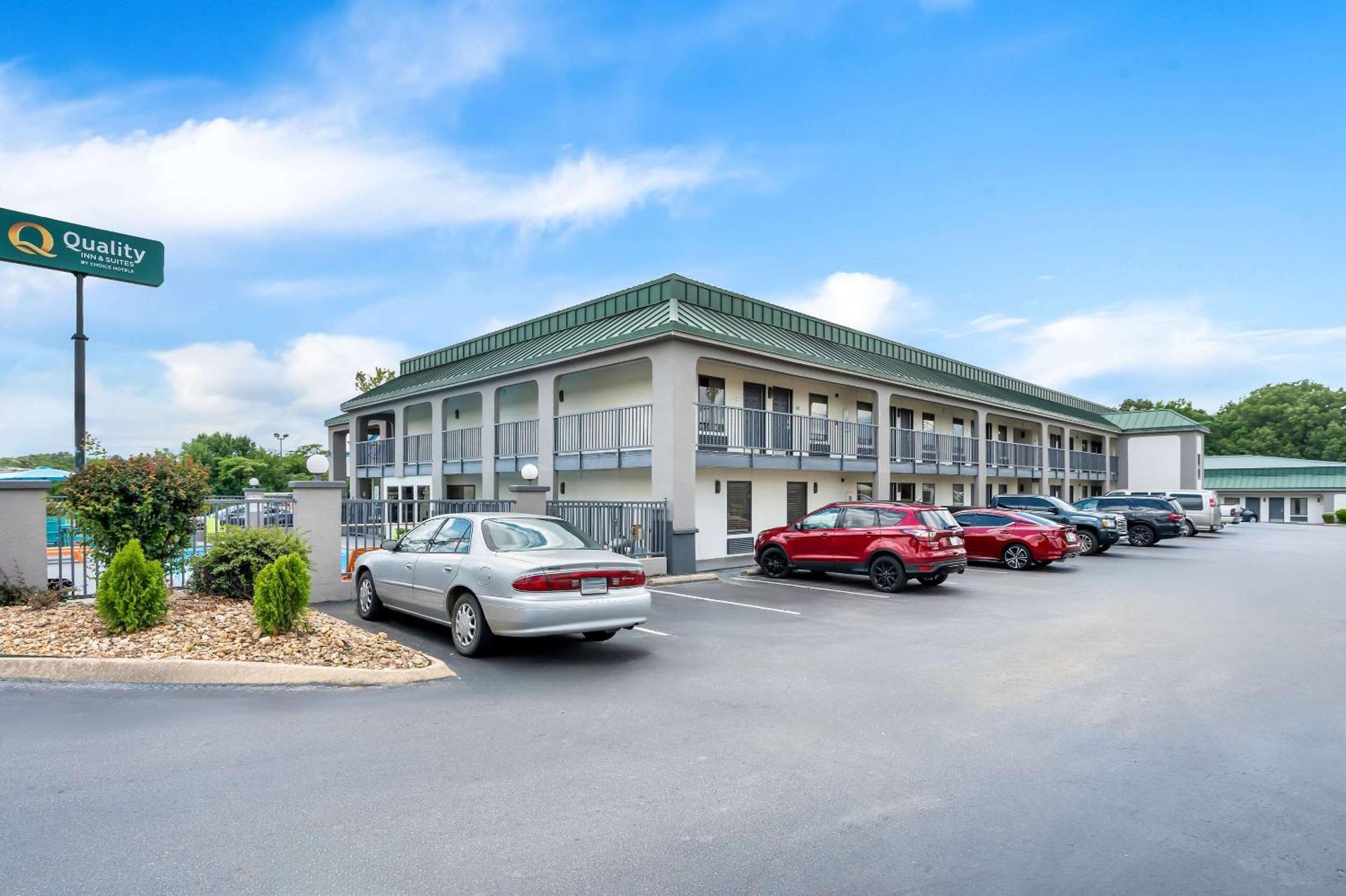 Quality Inn & Suites Monticello エクステリア 写真