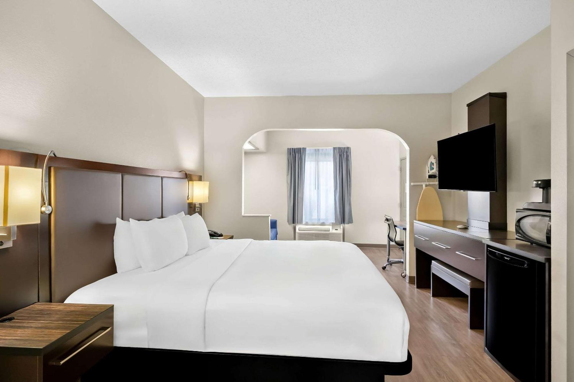 Quality Inn & Suites Monticello エクステリア 写真